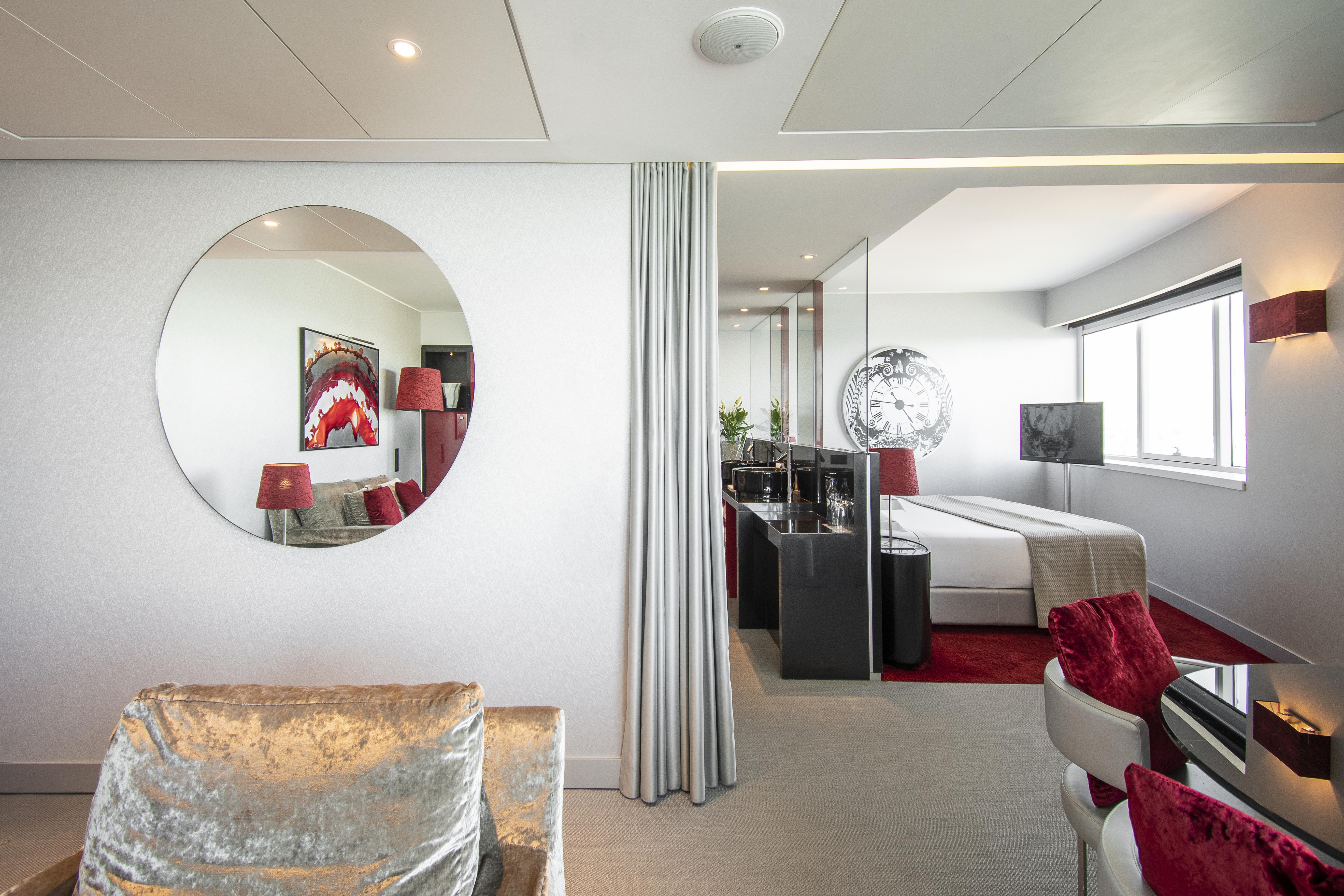 米瑞亚德sana酒店 Lisboa 外观 照片 A suite on board