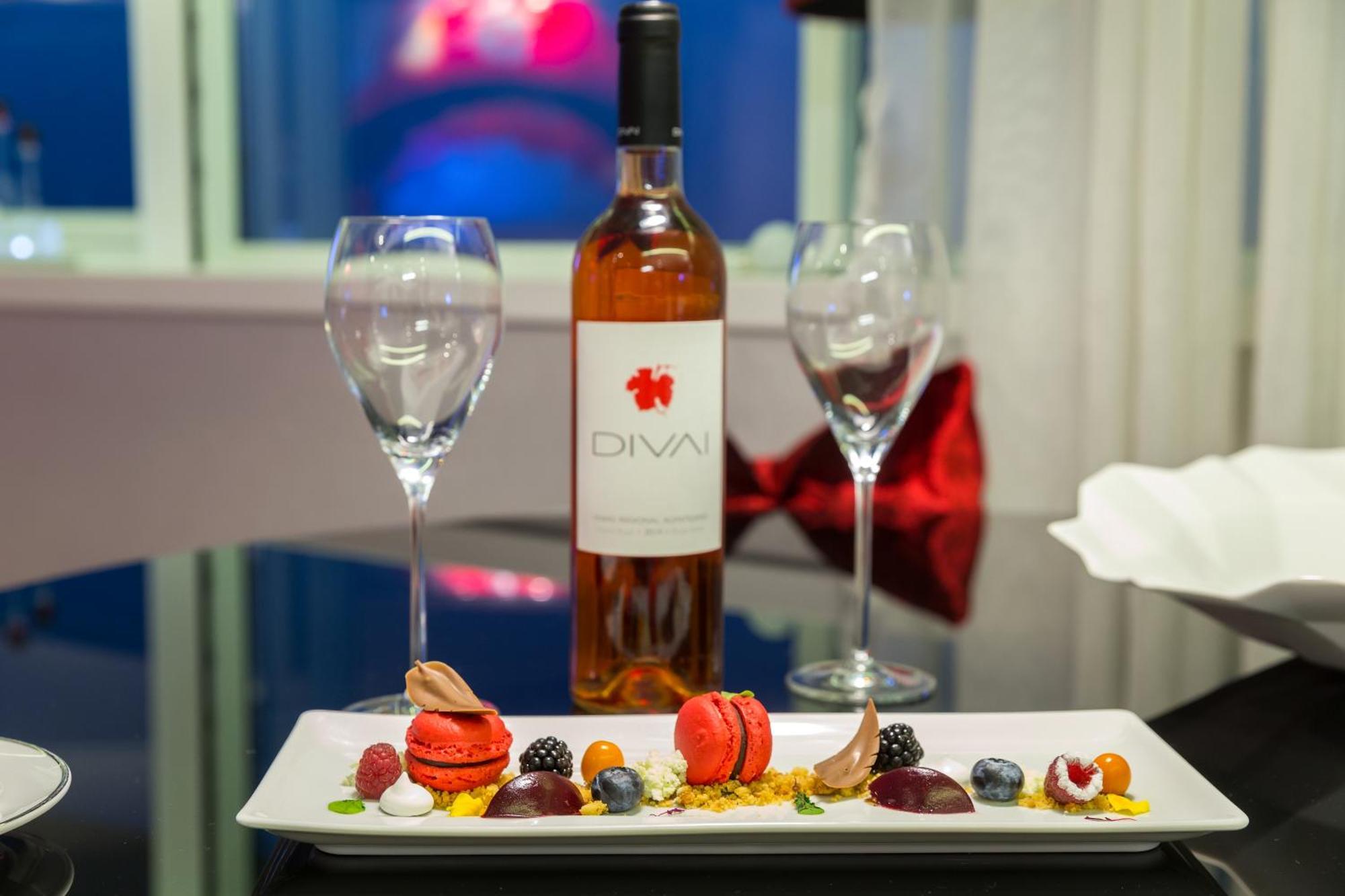 米瑞亚德sana酒店 Lisboa 客房 照片 A bottle of Diva wine